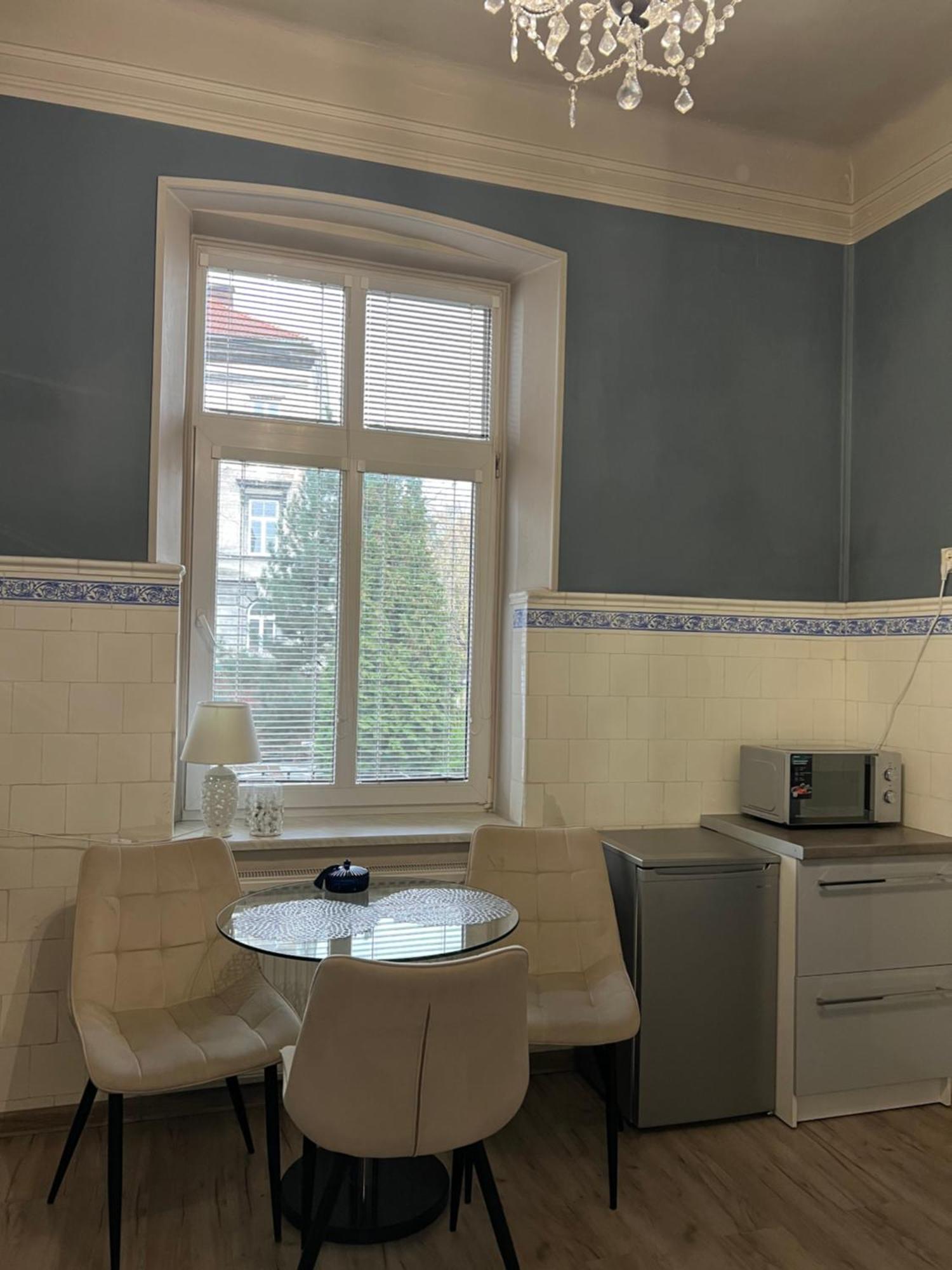Apartamenty Przy Dworcu Przemyśl Exteriör bild